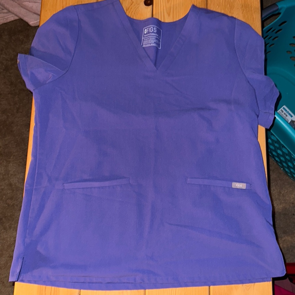 Figs 3 Pocket Casma Scrub Top